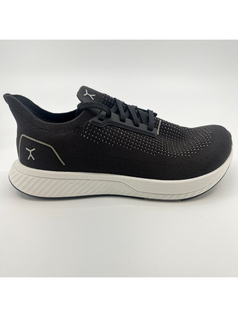 Flux Footwear Adapt Runner Black White Mens Size 9 Womens 10.5 Athletic Sneakers
